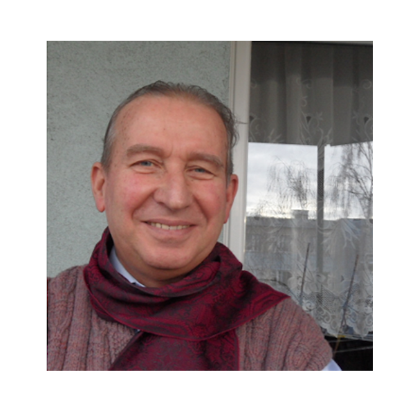 dr Paweł Tomaszewski